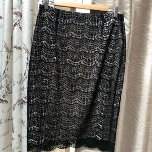 Skirt with lace and light beading